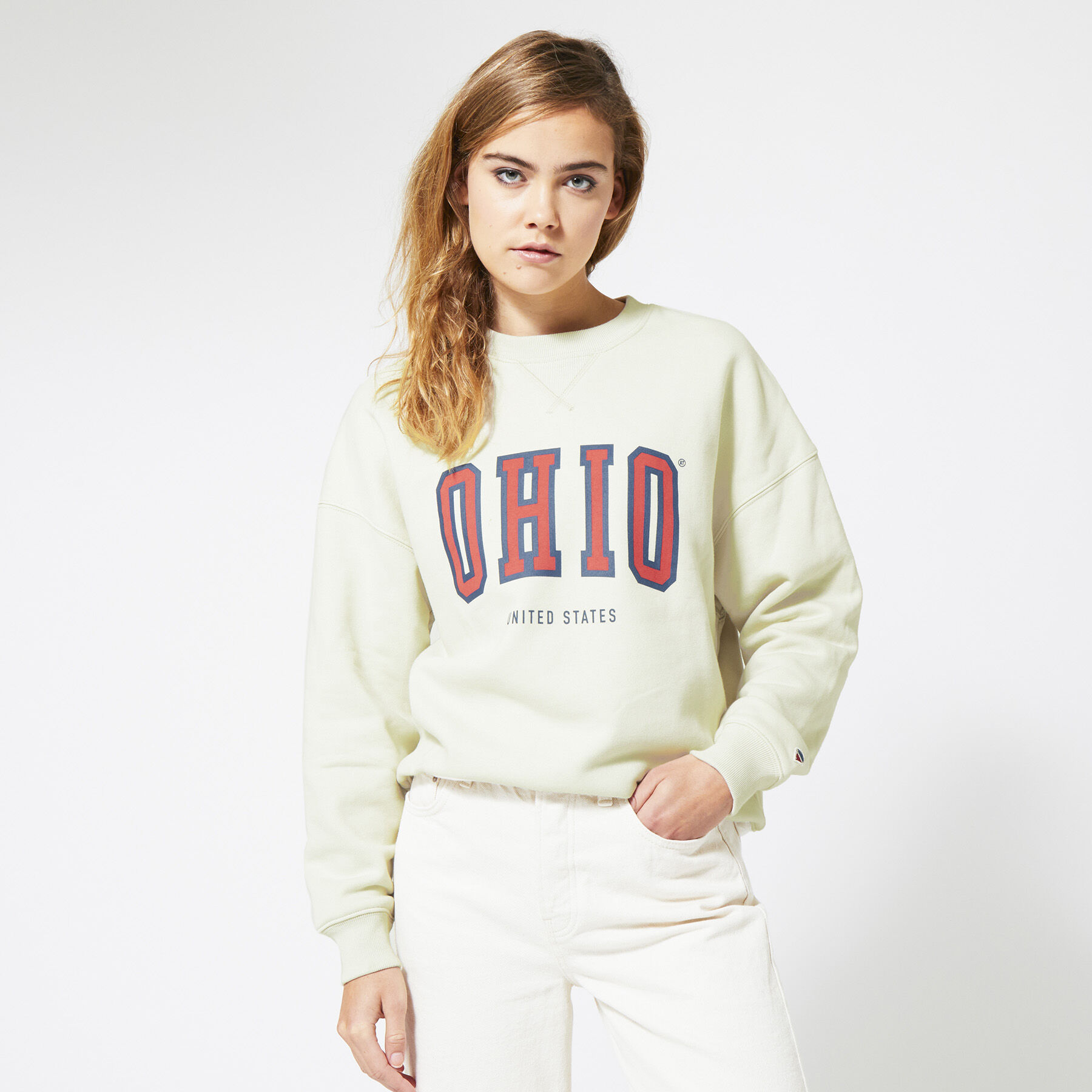 Sweater Sue image number 6