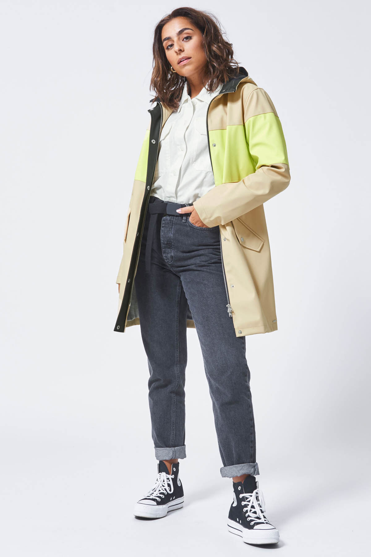 Imperm&eacute;able Janice image number 0