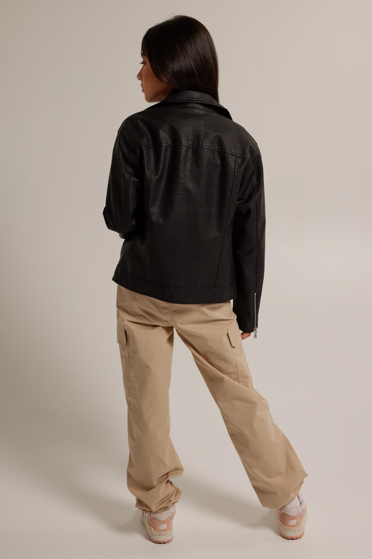 Jas Julie JR image number 2