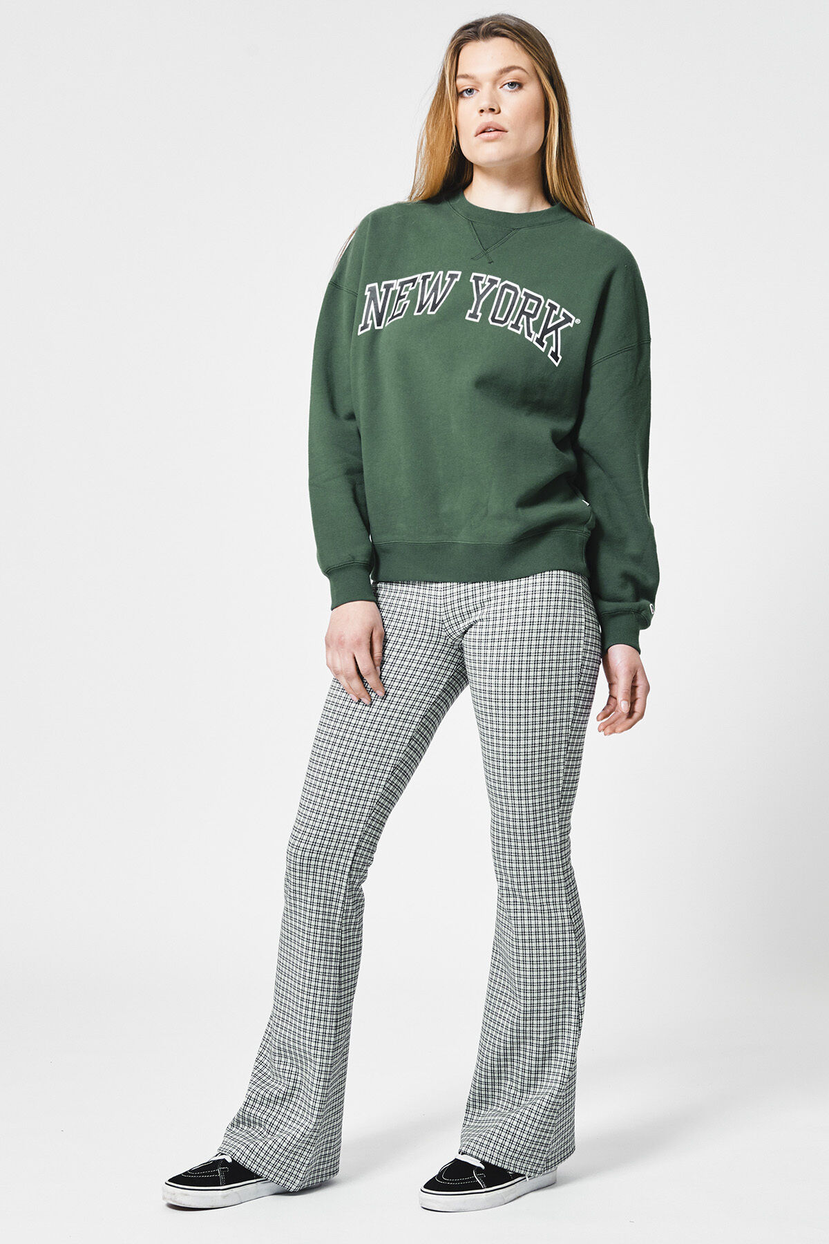 Sweater Sue image number 1