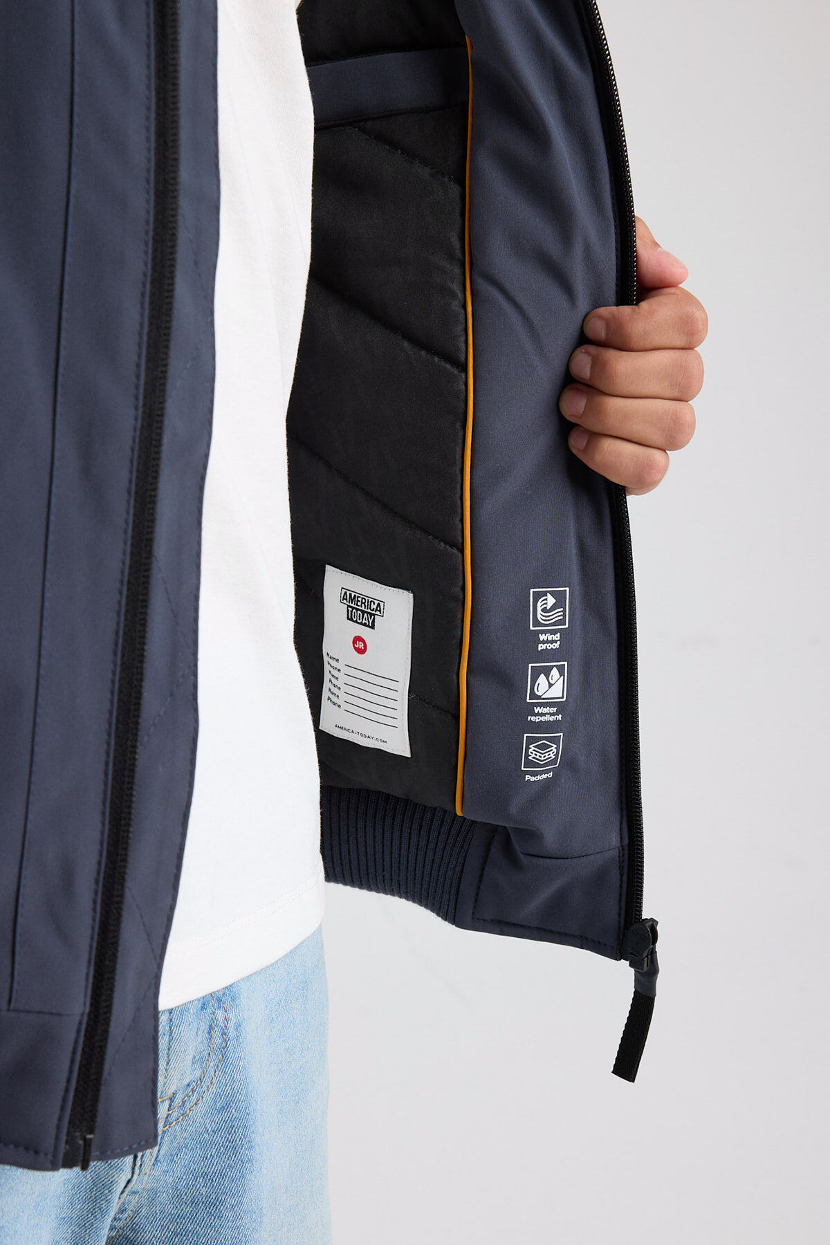 Jefferson JR image number 3