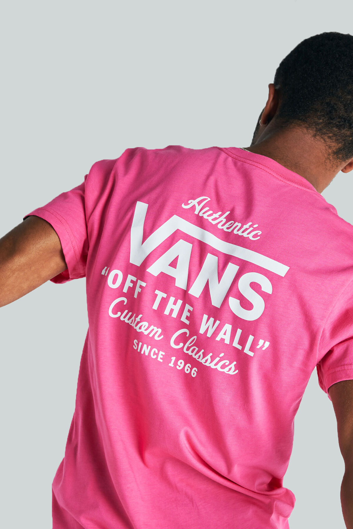 T-shirt Holder Street image number 1