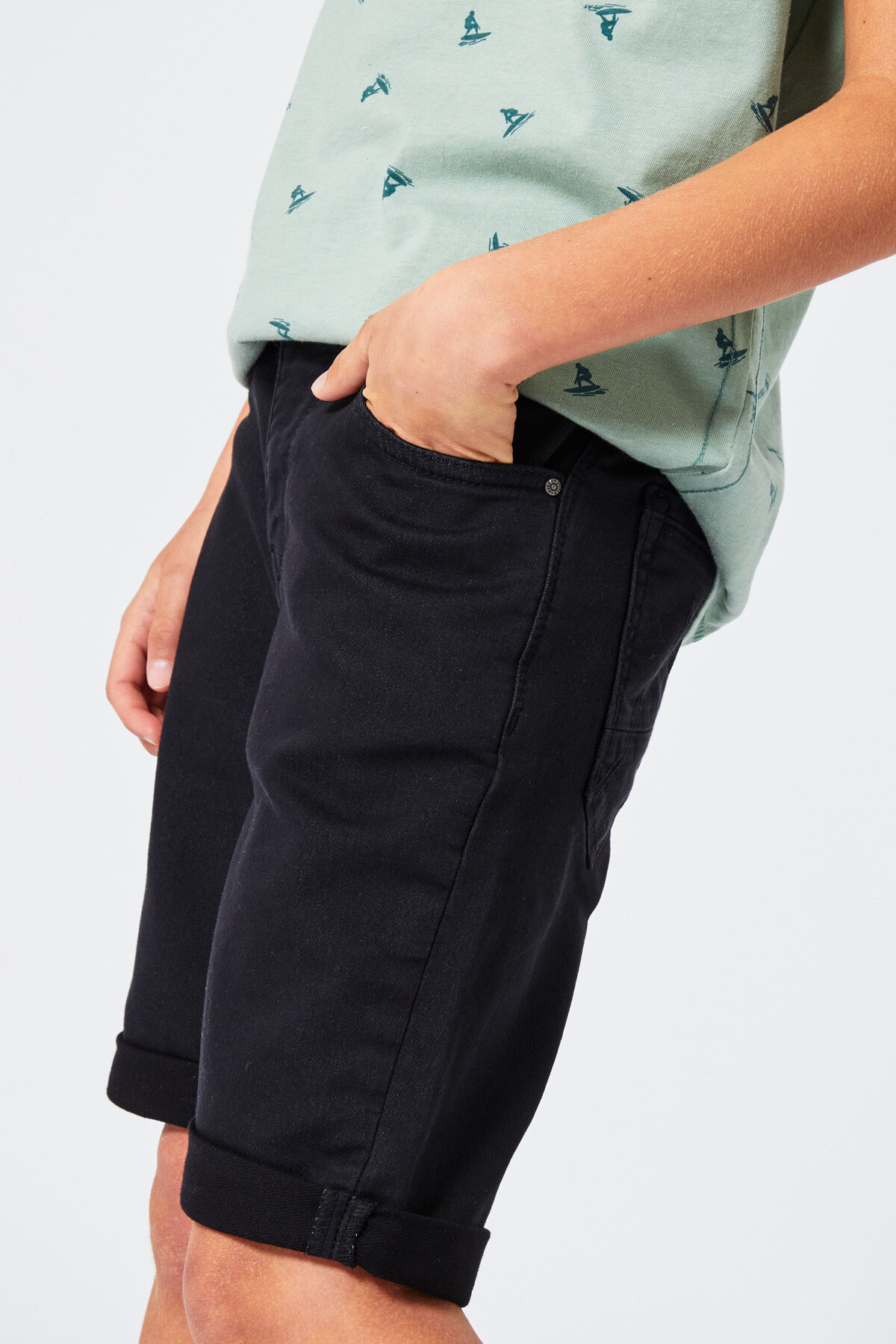 Short Nevil Jr image number 3