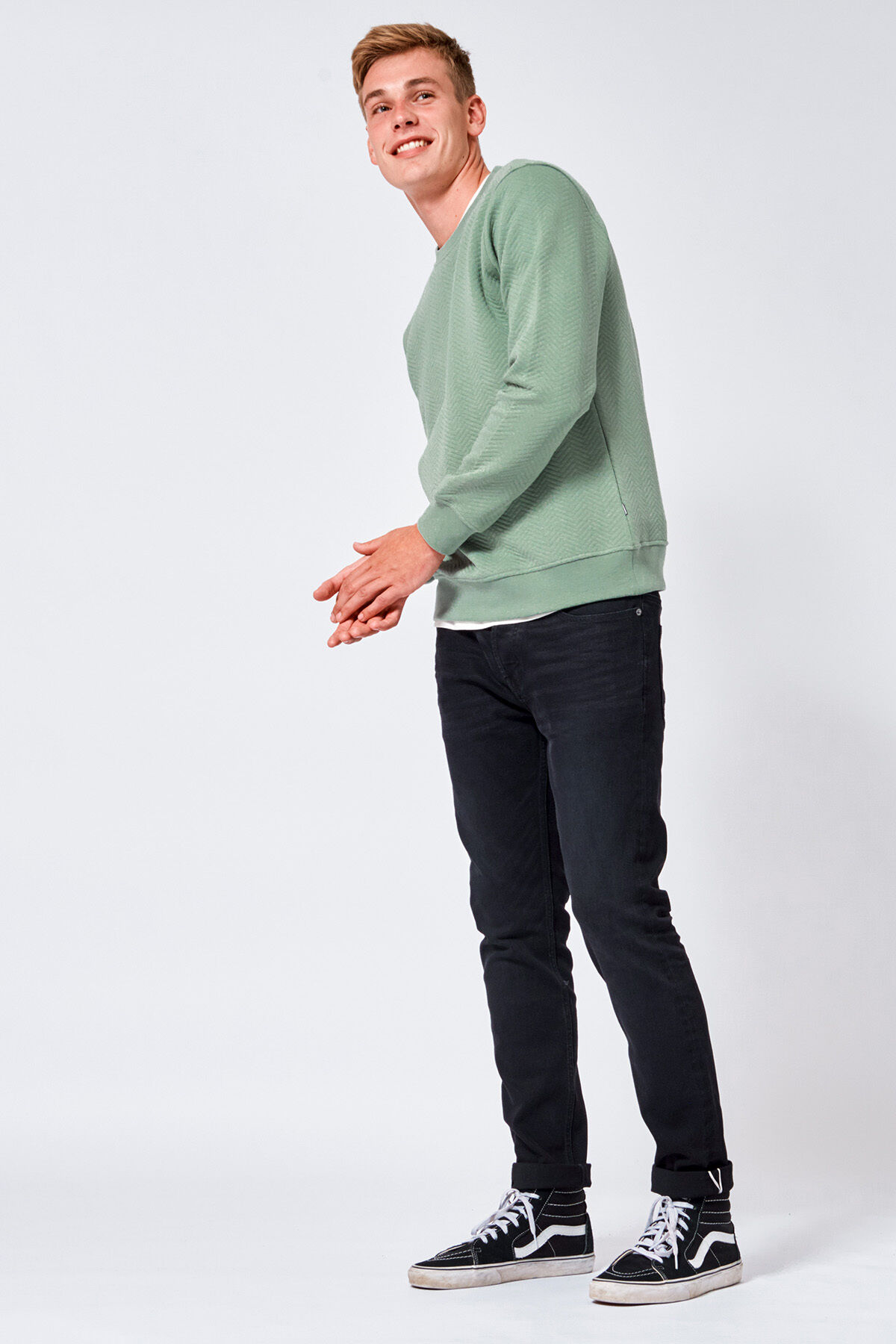 Sweater Saul image number 0