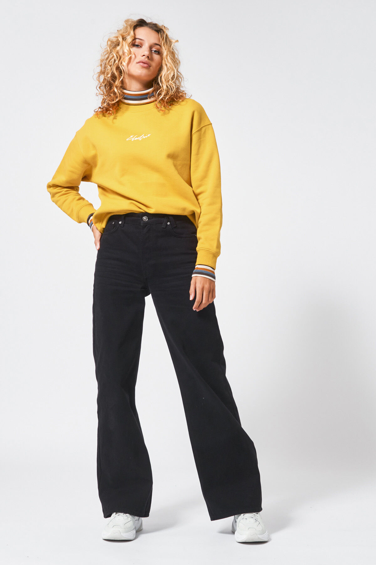 Sweat Scarlett image number 1