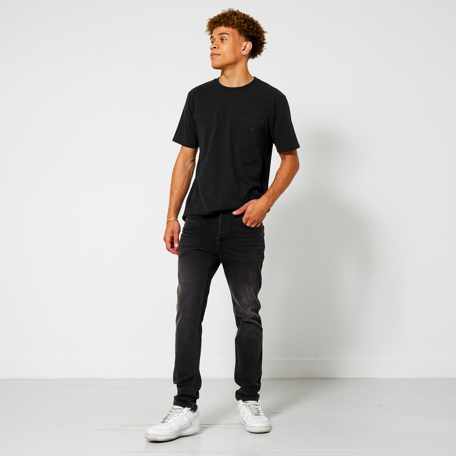 mens black slim tapered jeans