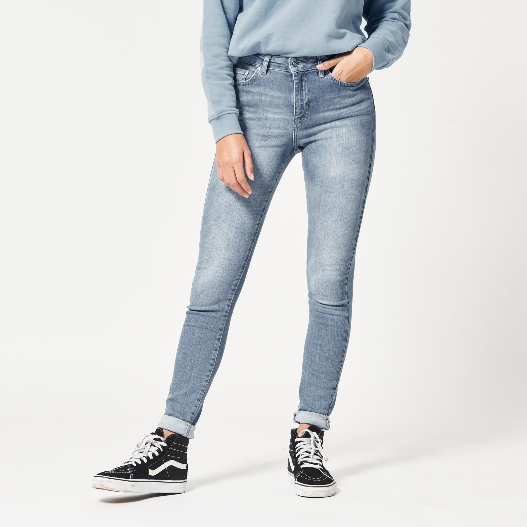 skinny mid waist jeans