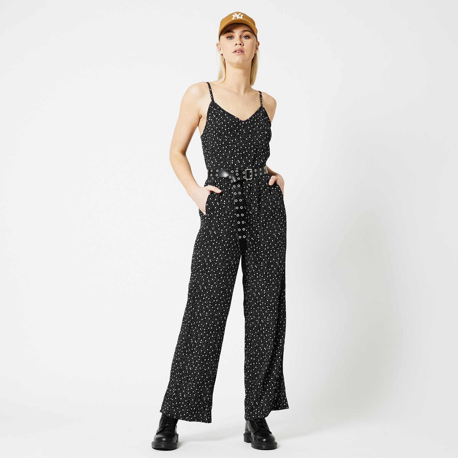 Women Jump suit with a V-neck Black 