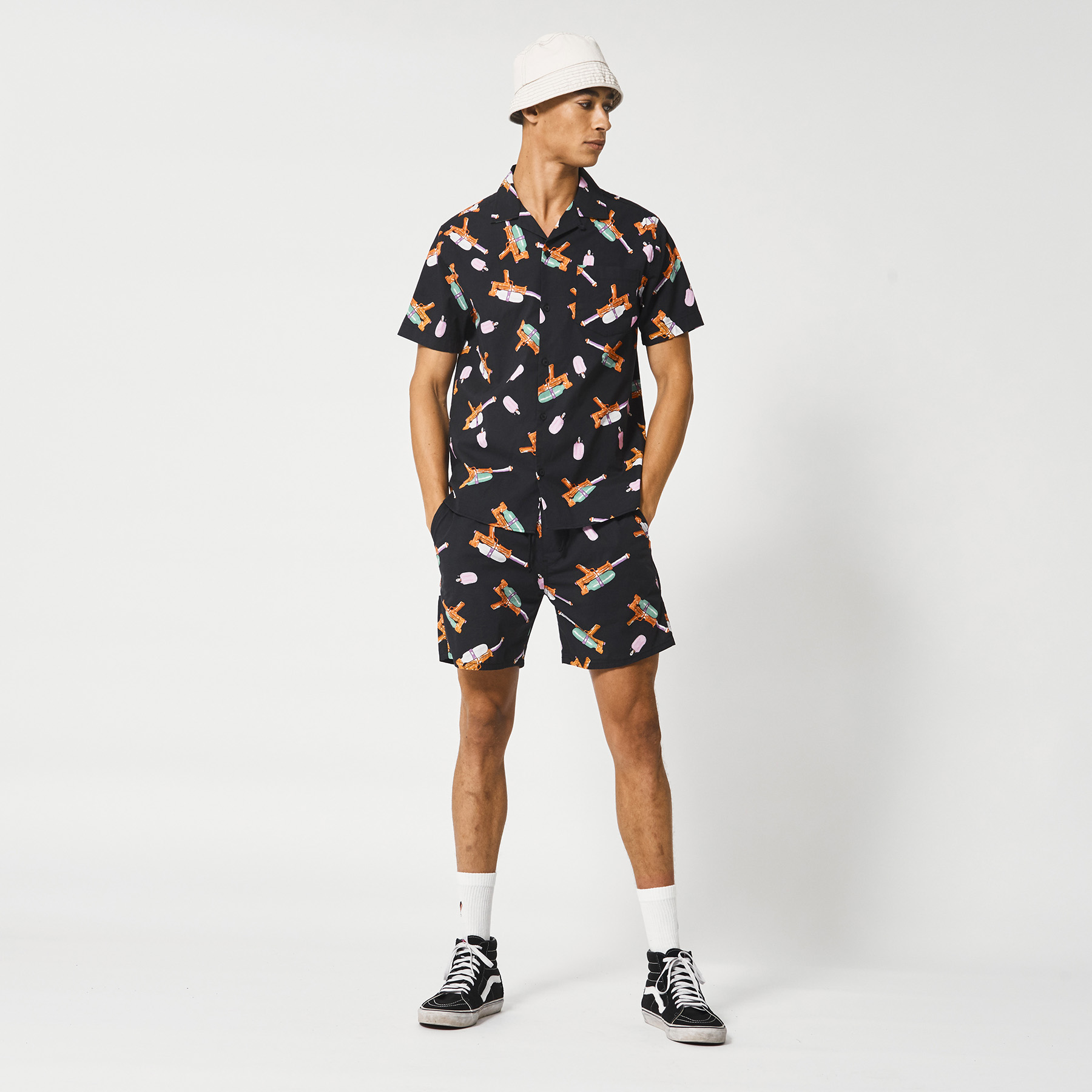 Heren Short all-over print Zwart Online Kopen